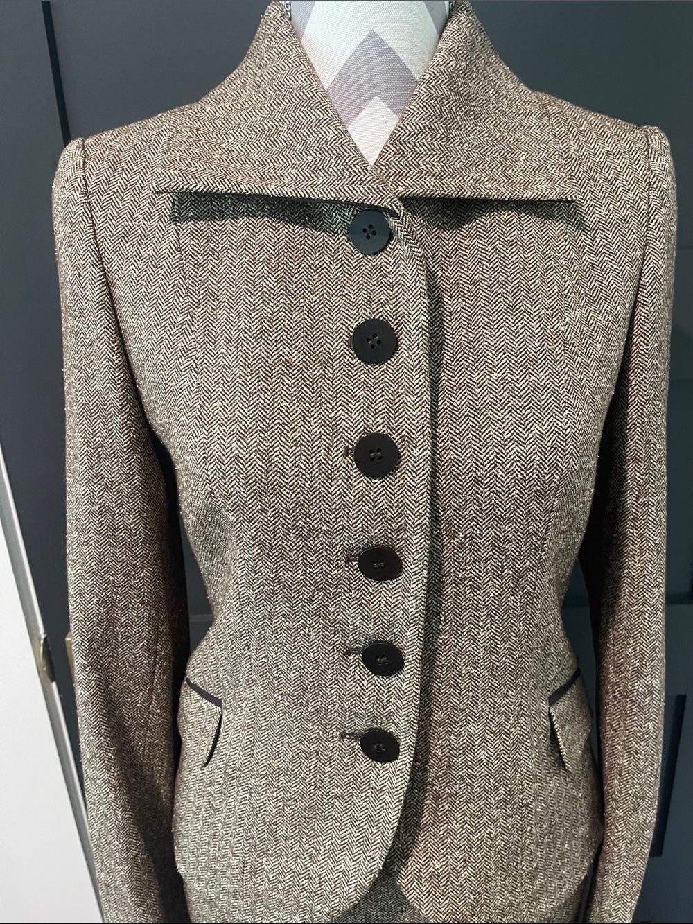 Paul Costelloe Designer Luxury Silk Wool Herringbone Peplum Skirt Suit Size 4 - Picture 2 of 12